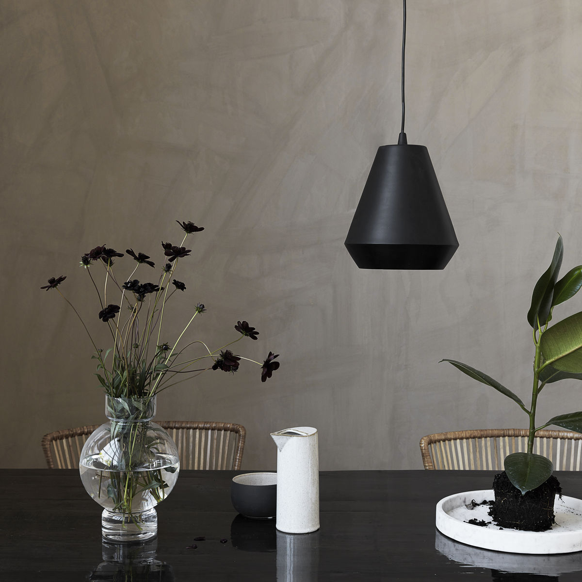 Black Hood Pendant Lamp